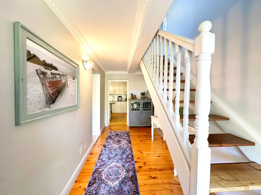 5 Bedroom Property for Sale in The Island Western Cape